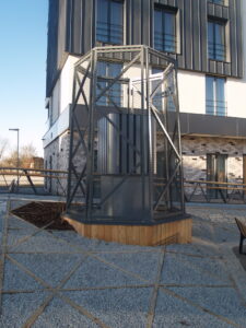 klaaspiirded metallpiirded metkon veerenni korterelamu tallinnas